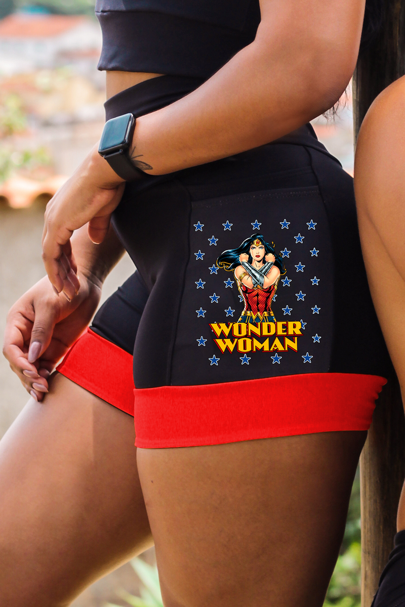 Shorts Wonder Woman.