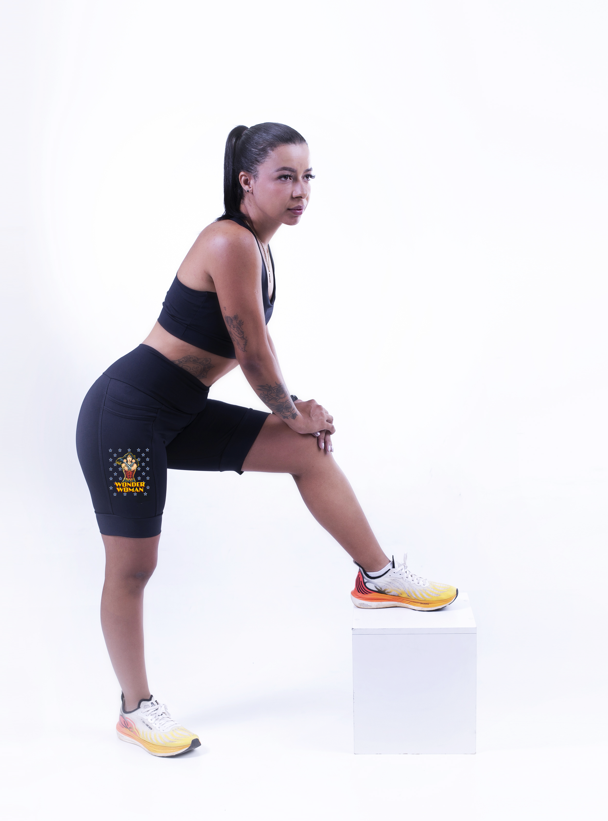 Bermuda Preta Wonder Woman