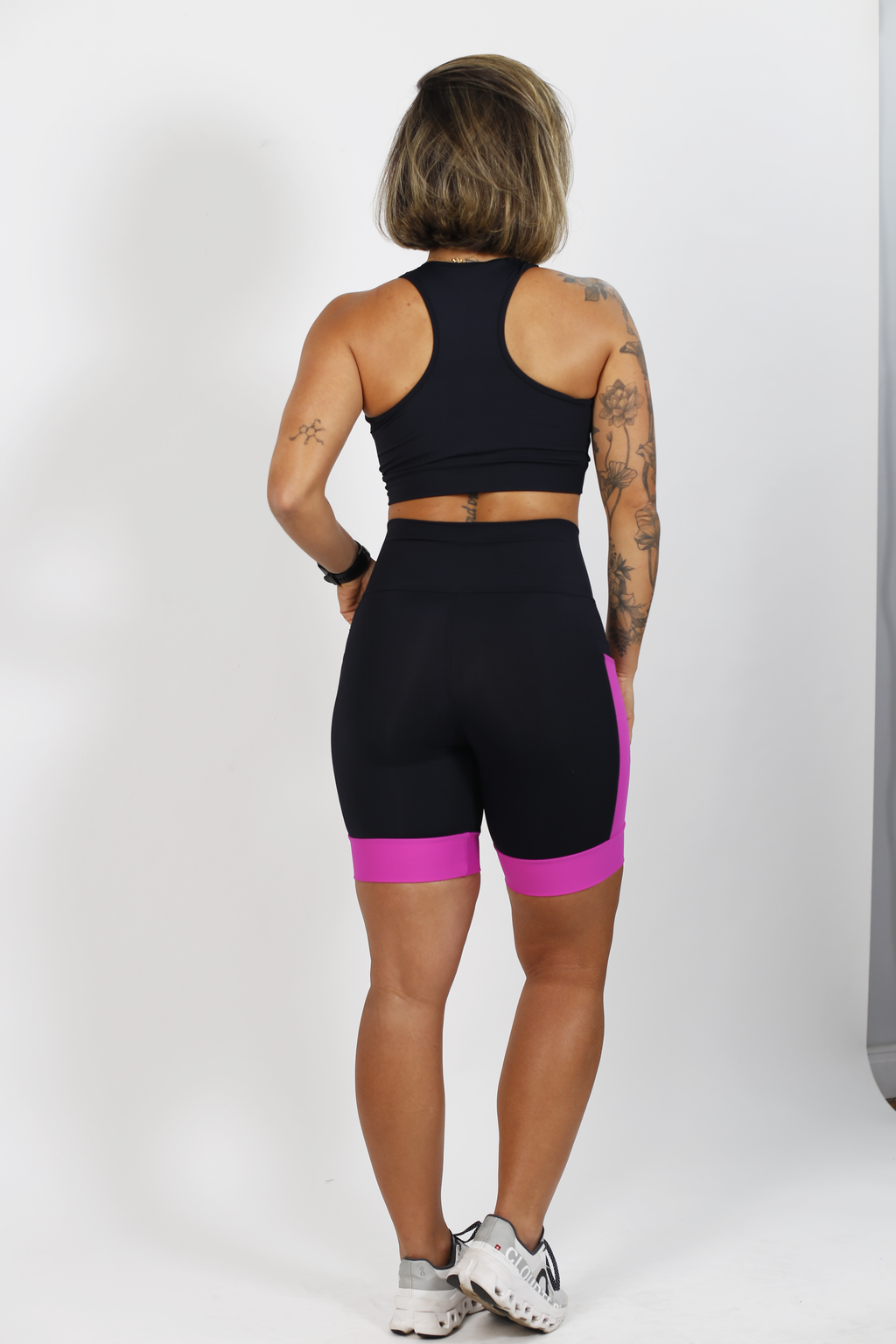 Bermuda Corredora Running+ Seu nome preto/rosa