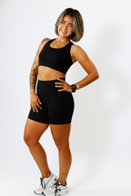 Shorts Preto Sem Estampa