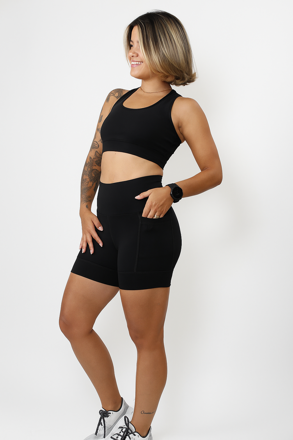 Shorts Preto Sem Estampa