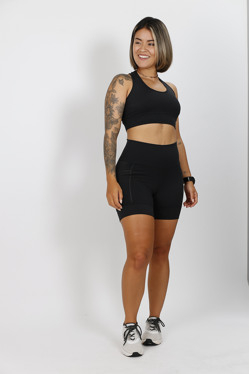Shorts Preto Sem Estampa