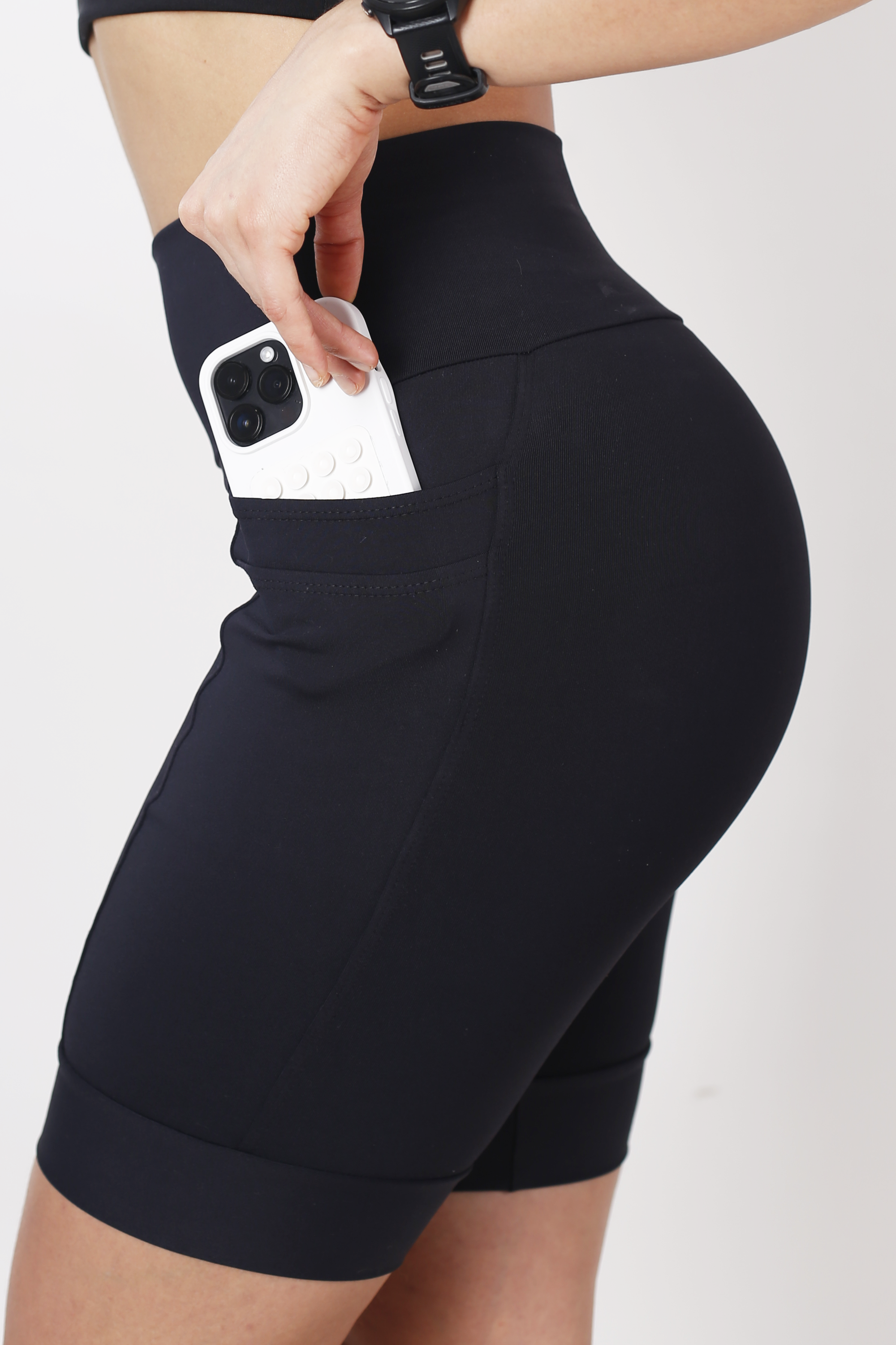 Bermuda Feminina Preta Sem Estampa